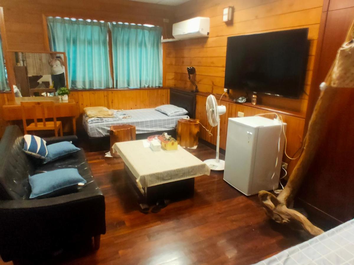 Formosa Backpackers Hostel & Apartment（青年民宿） Città di Hualien Esterno foto
