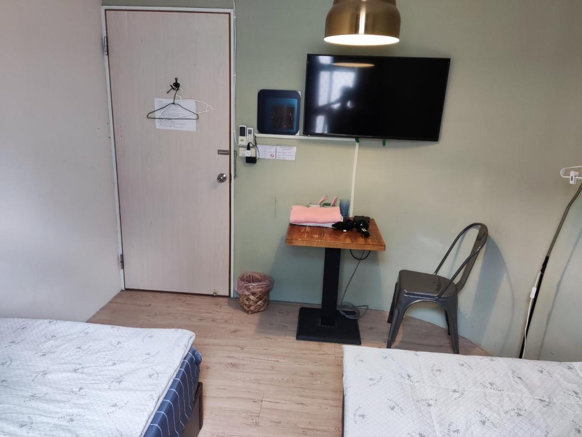 Formosa Backpackers Hostel & Apartment（青年民宿） Città di Hualien Esterno foto